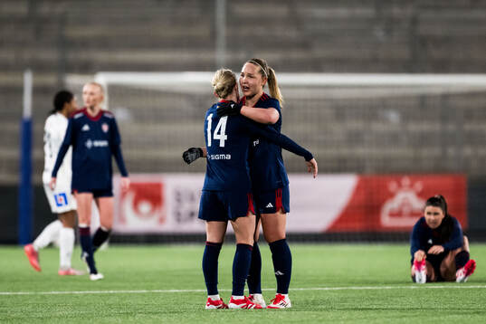Rosengårds Emilia Larsson och Oona Sevenius jublar
