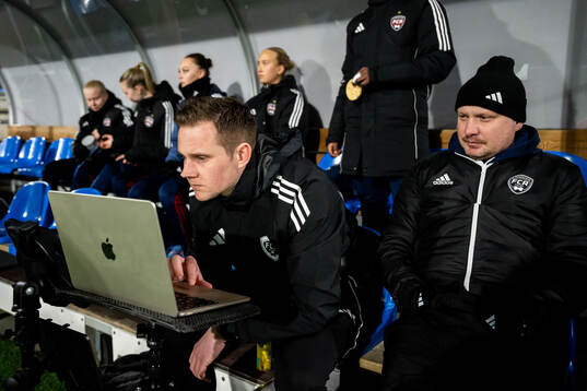 Rosengårds assisterande tränare Robin Lindroos och