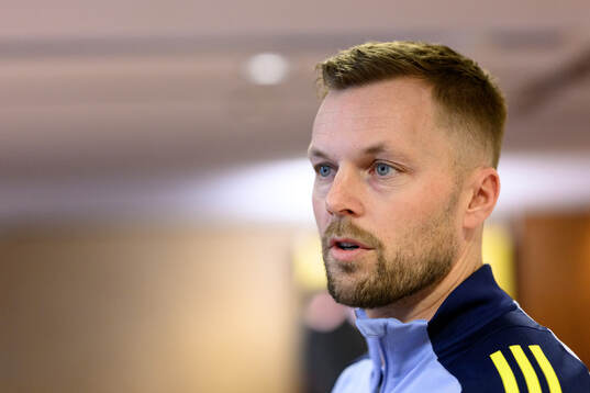 Assistant coach Sebastian Larsson of the Swedish men's