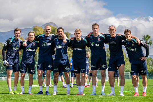Goalkeeper Mathias Dyngeland, Andreas Schjelderup, Erling