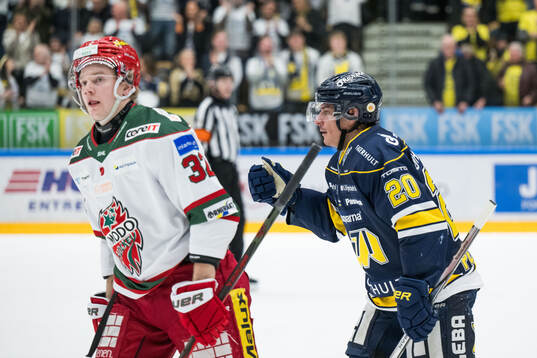 Modos Theodor Niederbach deppar och HV71s Andre Petersson