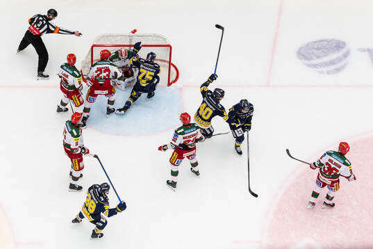 HV71s Radan Lenc, Oskar Stål-Lyrenäs och Andre Petersson