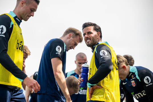 Aron Dønnum of the Norwegian national football team drinks