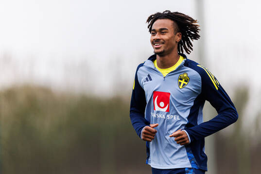 Jonah Kusi Asare of Sweden