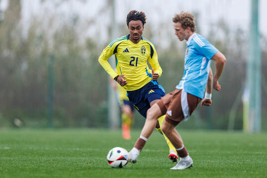 Jonah Kusi Asare of Sweden