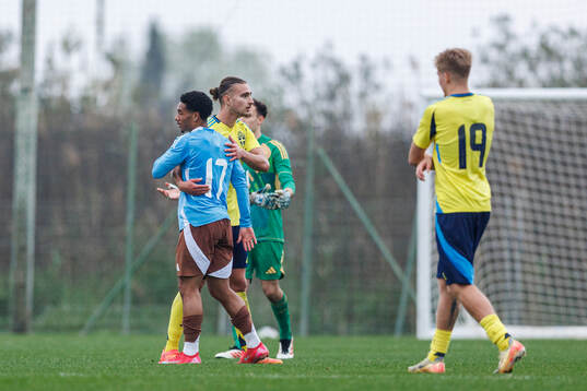 Benjamin Pauwels of Belgium and Elison Makolli of Sweden