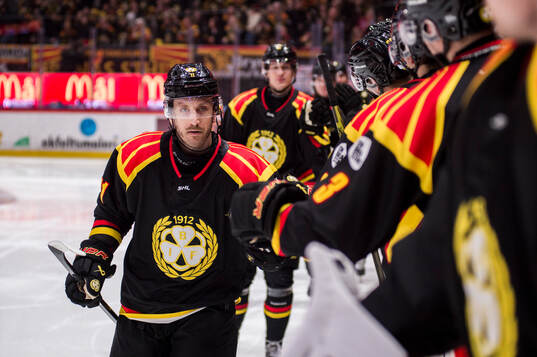 Brynäs Jordan Schroeder jublar