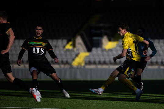 Elfsborgs Simon Hedlund för 1-2