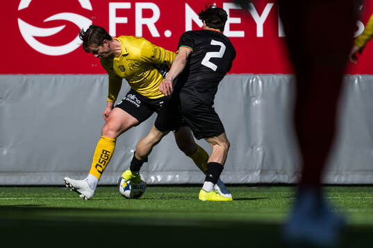 Elfsborgs Simon Olsson och GAISs Matteo de Brienne