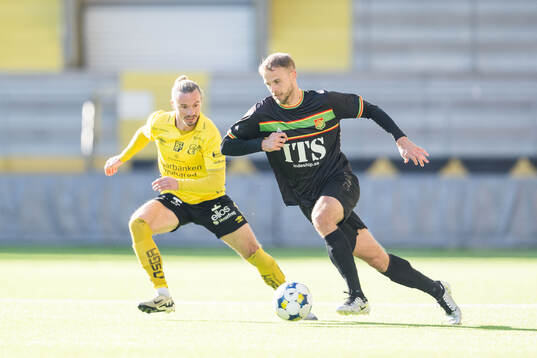 Elfsborgs Niklas Hult och GAISs Gustav Lundgren