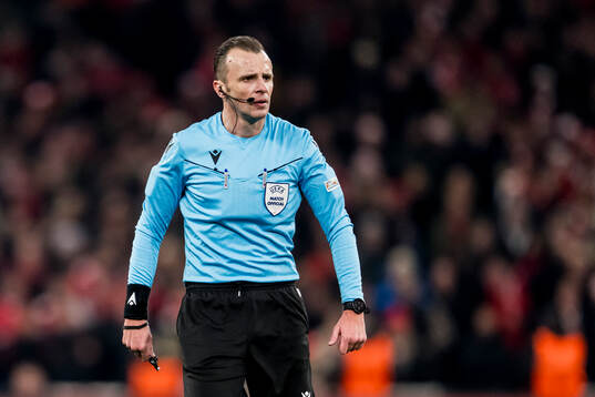 Referee Irfan Peljto