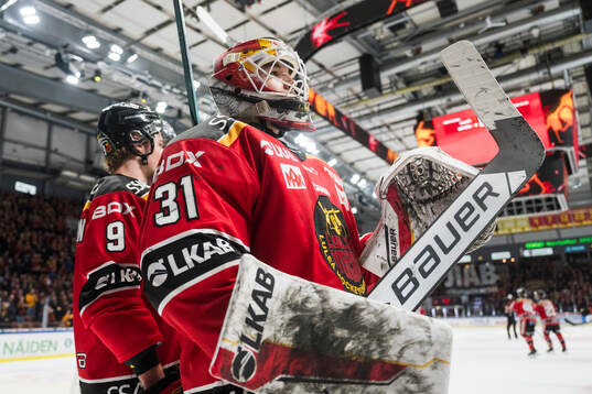 Luleås målvakt Matteus Ward jublar
