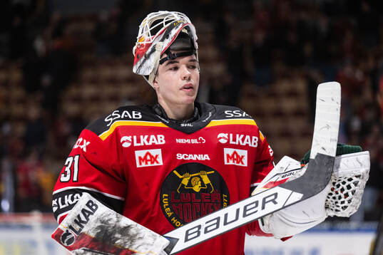 Luleås målvakt Matteus Ward jublar