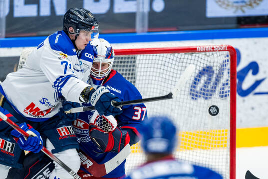 Bläddra bland fler bilder av Ishockey, Hockeyallsvenskan, Kvartsfinal 3, Oskarshamn - Karlskoga