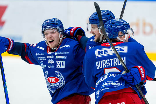 Oskarshamns Zion Nybeck och Rasmus Bengtsson jublar