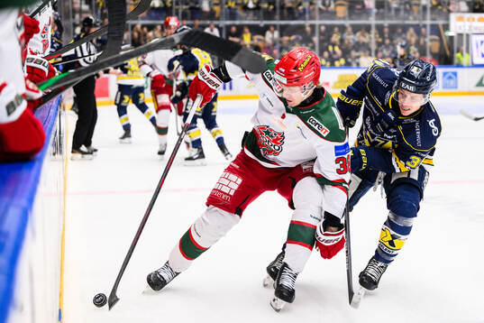 Modos Johan Södergran och HV71s Jamiro Reber