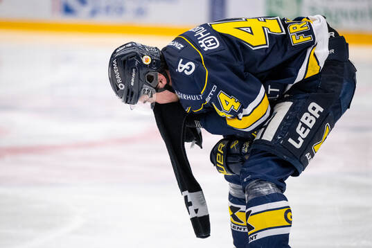HV71s Hugo Fransson har ont