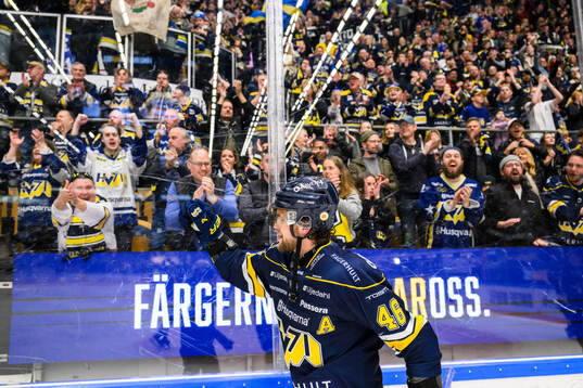 HV71s Joona Luoto jublar match fyra i kvalet till SHL
