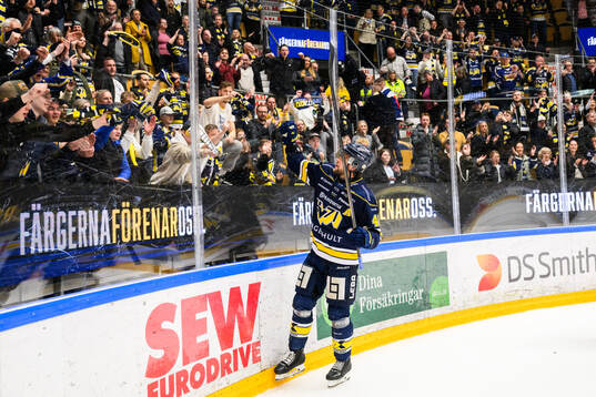 HV71s Joona Luoto jublar match fyra i kvalet till SHL