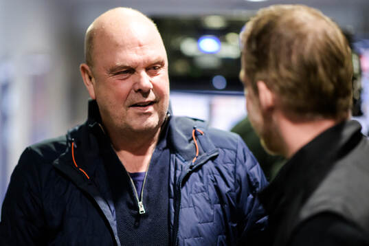 Före detta tränare Per-Erik Johansson träffar spelare