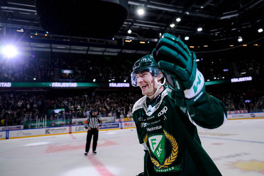 Färjestads Marian Studenic jublar