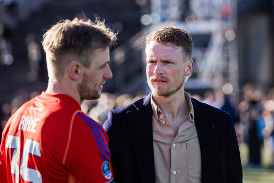 Oscar Hiljemark och Djurgårdens målvakt Jacob Rinne