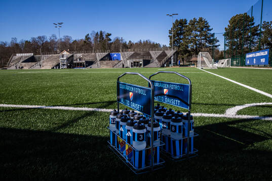 Lidingövallen med Djurgårdens vattenflaskor
