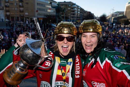 Frölundas Hanna Olsson och Alva Johnsson