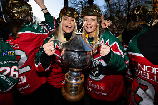 Frölundas Maja Beverin och Jennifer Carlsson