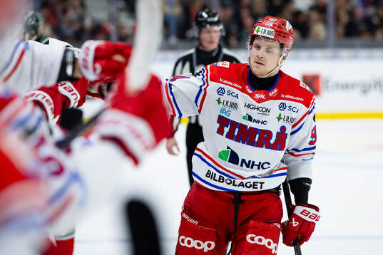 Timrås Sebastian Hartmann jublar