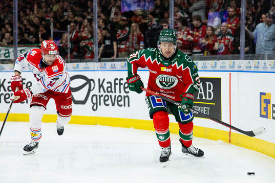 Timrås Emil Pettersson och Frölundas Nicklas Lasu