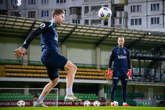 Goalkeeper Mathias Dyngeland and goalkeeper Ørjan