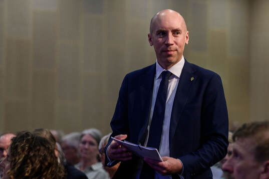 Simon Åström