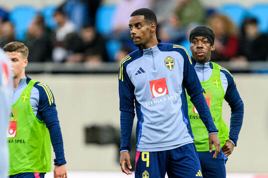Alexander Isak and Anthony Elanga of Sweden