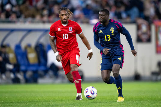 Gerson Rodrigues of Luxembourg and Ken Sema of Sweden
