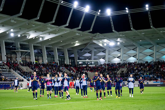 Players of Sweden thank the audience