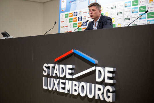 Head coach Jon Dahl Tomasson of Sweden