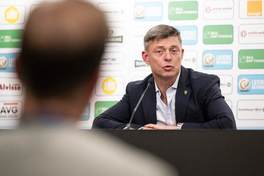 Head coach Jon Dahl Tomasson of Sweden