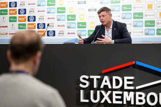 Head coach Jon Dahl Tomasson of Sweden