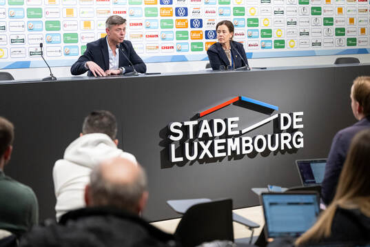 Head coach Jon Dahl Tomasson of Sweden