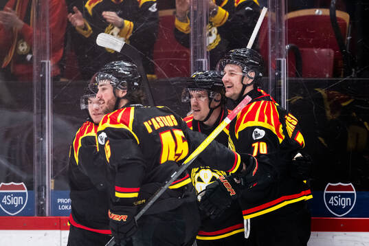 Brynäs Jakob Silfverberg jublar med Charles-Édouard