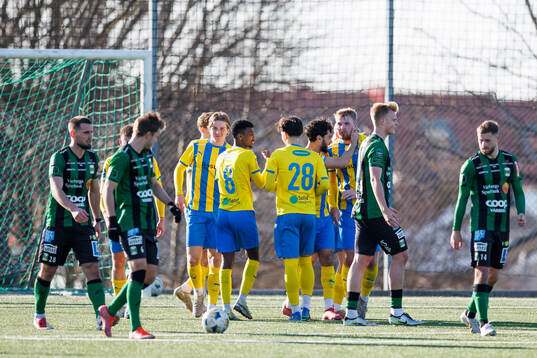 Eskilsminnes spelare jublar