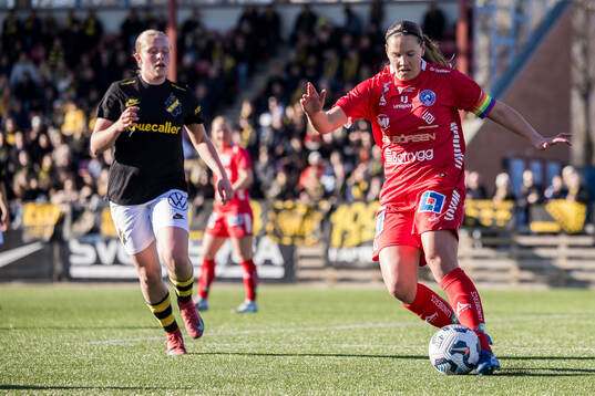 Linköpings Einar Emanuelsson  och AIKs Nova Selin