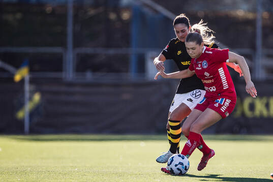 AIKs Daniella Famili och Linköpings Irene Dirdal