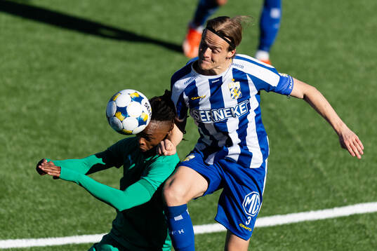 Mariehamns Hugo Cardoso och IFK Göteborgs August Erlingmark