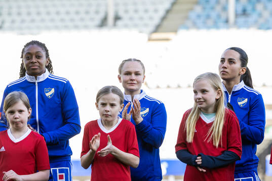 IFK Norrköpings Maya Aliyah Antoine och Dana Leskinen och