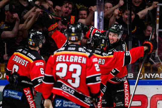 Luleås Eetu Koivistoinen jublar