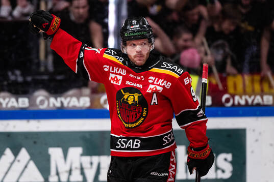 Luleås Brian O'neil jublar
