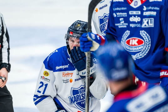 Karlskogas Christoffer Jansson har ont