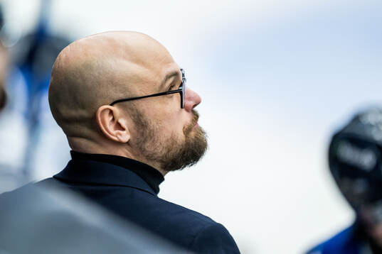 Karlskogas tränare Dennis Hall